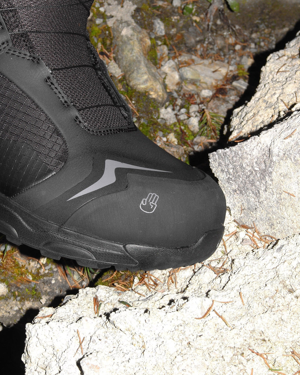 color-black Boots - Rave Men's Snowboard Boots - Bataleon US