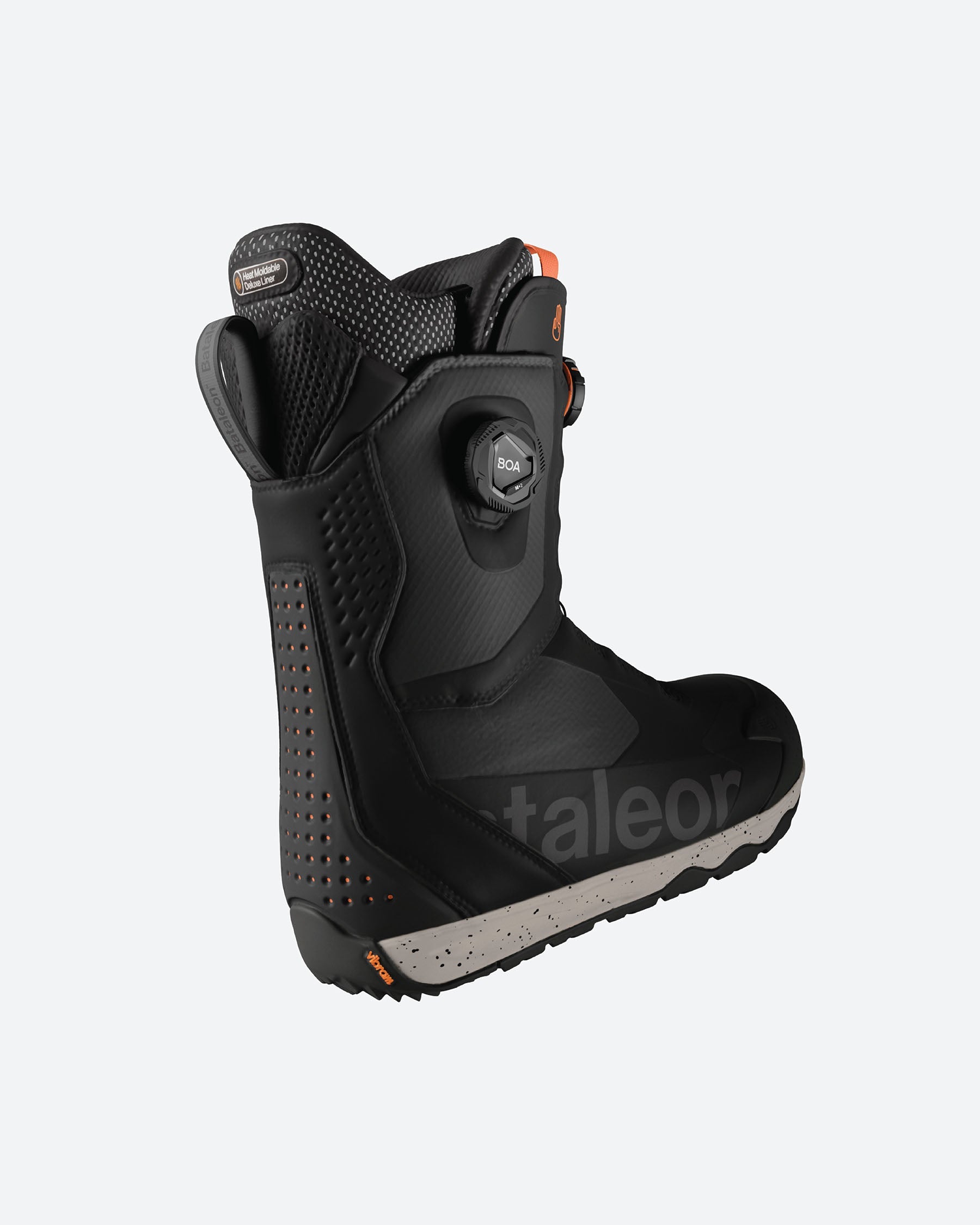 Snowboards boots in dusk. Acid BOA 2025 | Bataleon Snowboards™ 2025.